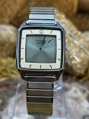 Vintage Men’s Silver Tone Timex Q Digital Quartz Watch. Runs Great Keeps Time