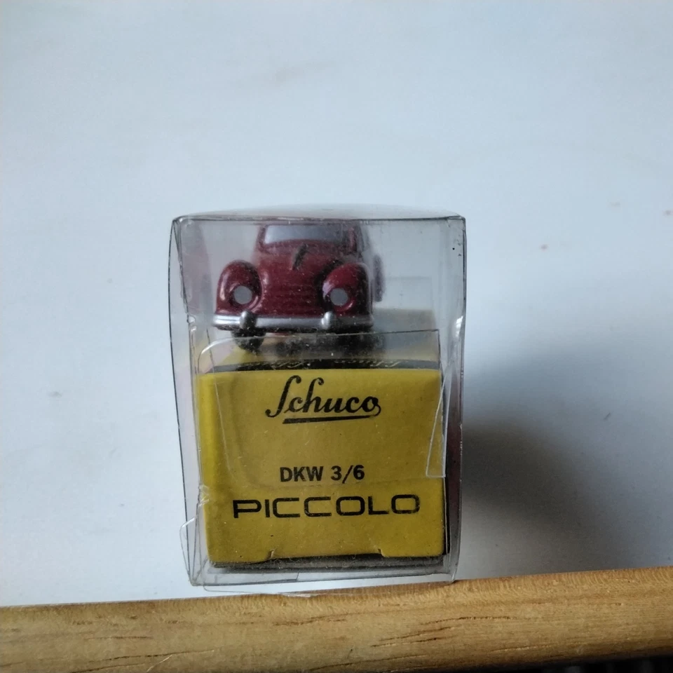 Schuco Piccolo Red DKW 3/6 Scale 1:90 — 第 3/4 张图片
