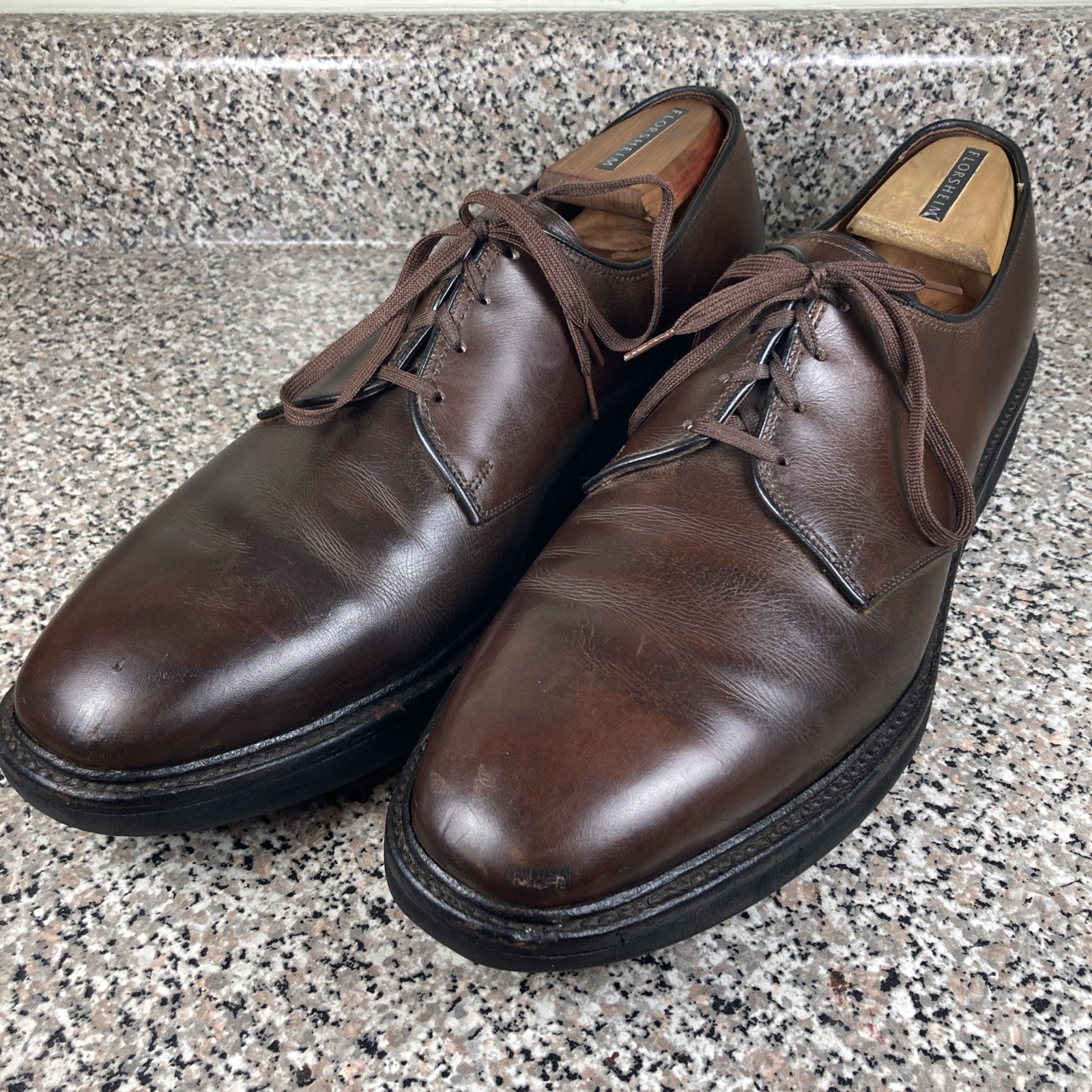 SAOLA Allen Edmonds Globetrotter 8164 blucher punta liscia marrone suola Vibram taglia 13A ottime condizioni