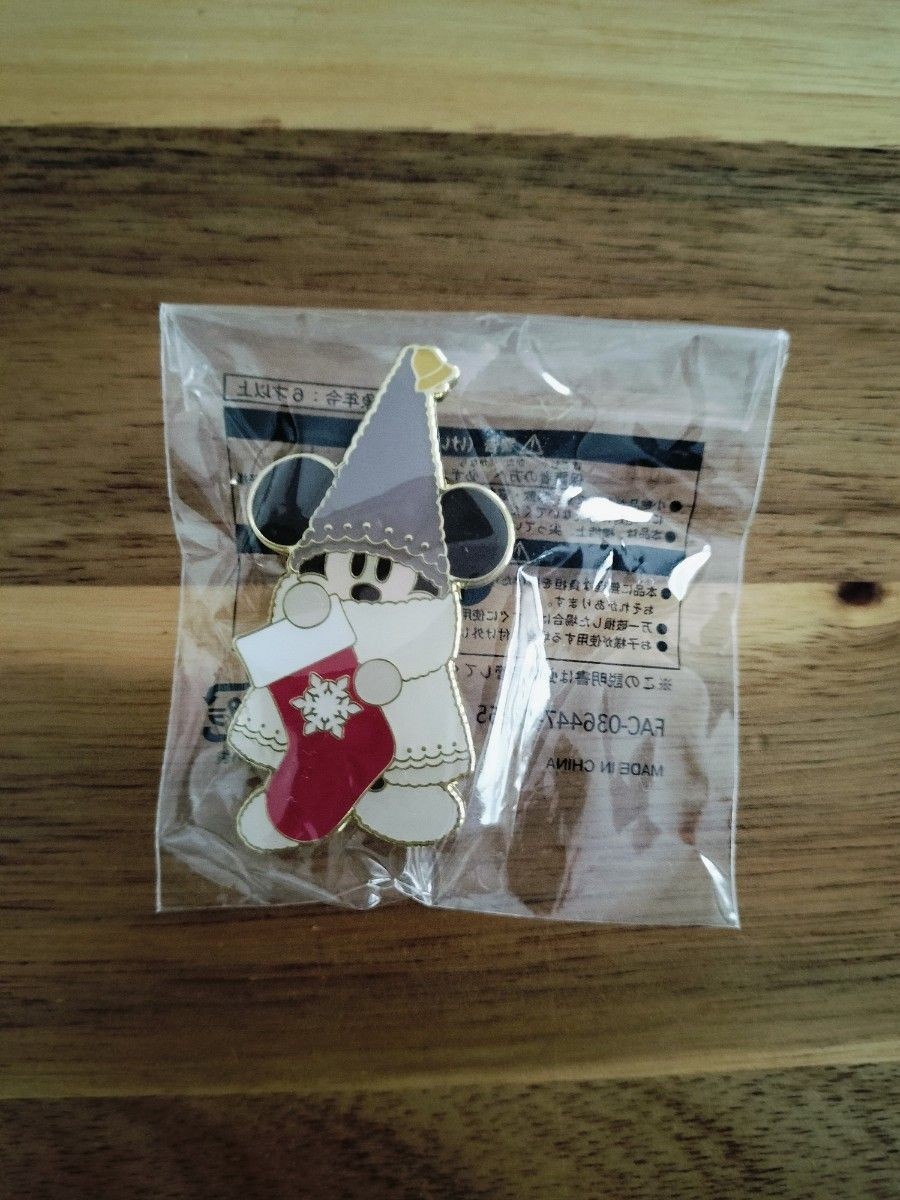 New Set Of 5 Tokyo Disney Christmas 2025 Mickey Li'l RingRing pins complete NEW