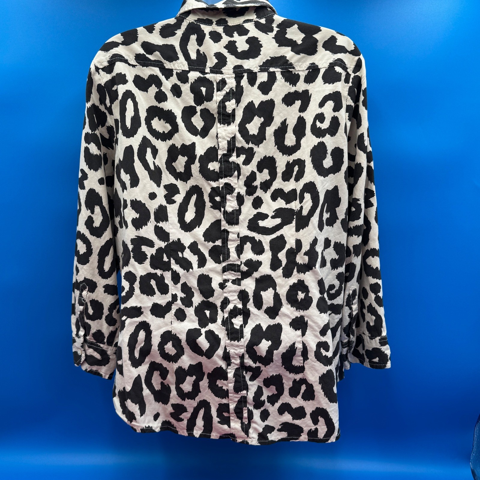 MG Silk Collection Leopard Print Button Down Shir… - image 2