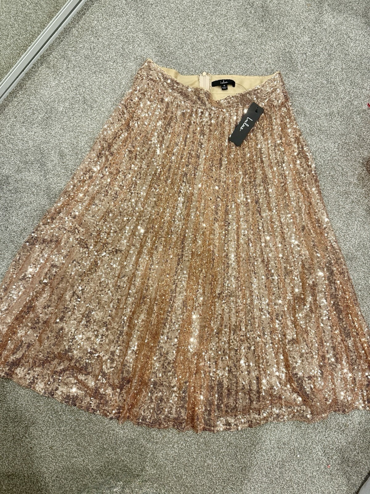 New With Tags Lulus Pleated Rose Gold Midi Skirt Medium