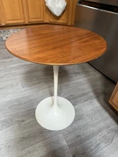 Vintage Authentic Eero Saarinen Knoll International Tulip Side Table