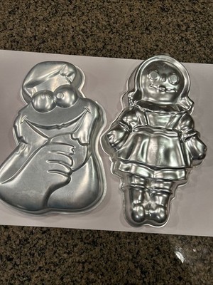 Wilton Aluminum Cakes Pans Cookie Monster 14 H & Raggedy Ann 16 H