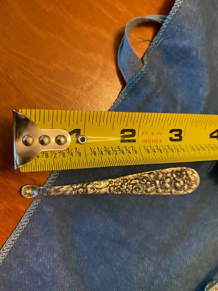 "CUCHARA DE SAL DE PLATA ESTERLINA STIEFF 3 1/2"" CON DISEÑO DE ROSA REPUJADA" Foto 4 de 4