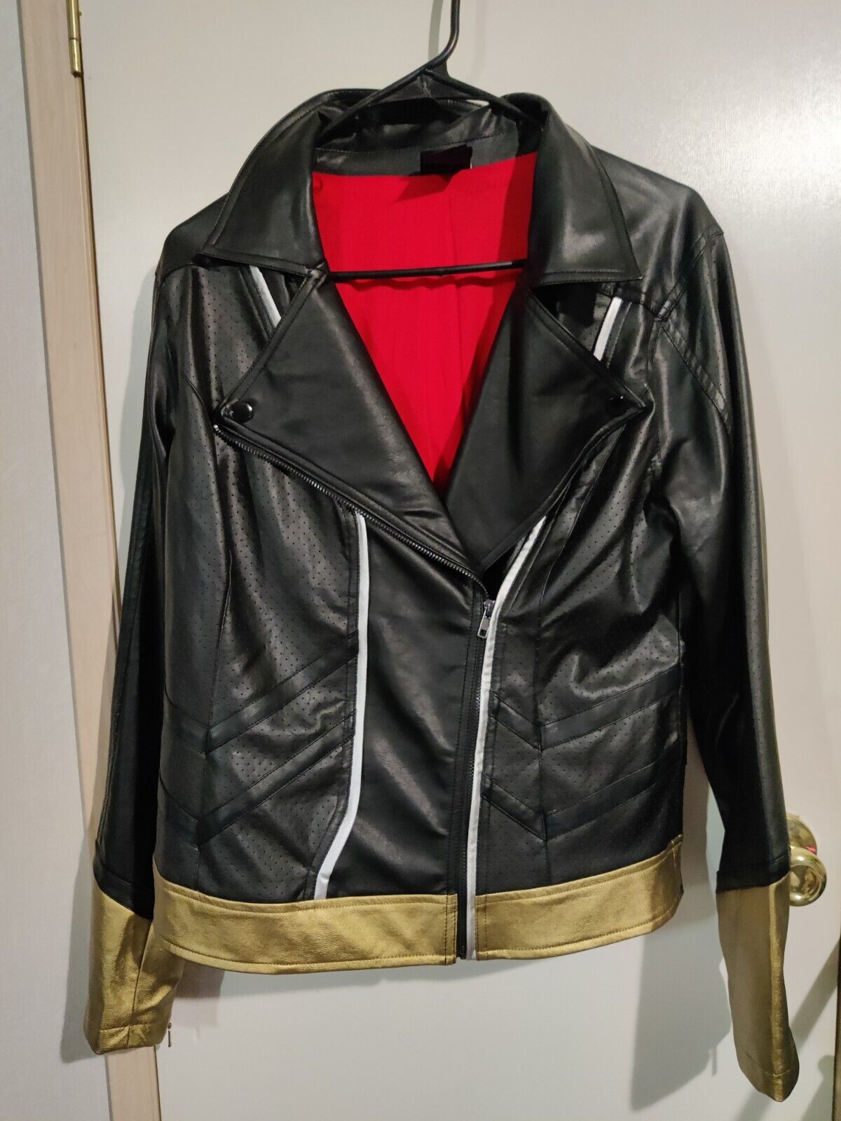 Her Universe - Black Widow Marvel faux leather moto jacket top cosplay official