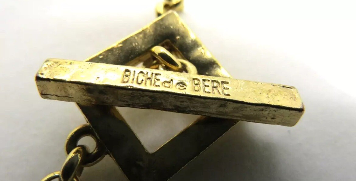 Collier Vintage BICHE DE BERE PARIS - Pendentif - Couleur Argent - Années 1980 - Designer Français