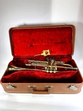 Vintage 1966 Holton Collegiate Trumpet With Original Case NICE FREE SHIPPING