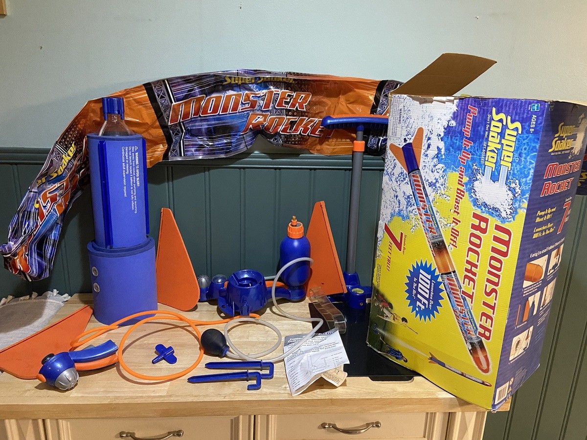 Super Soaker 7 Foot Tall Monster Rocket KIDS PARTY LAUNCHES 100