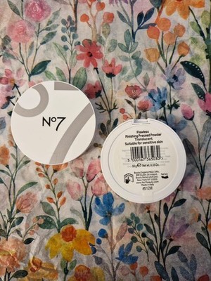 No7 Flawless Finishing Pressed Powder 10g - Translucent
