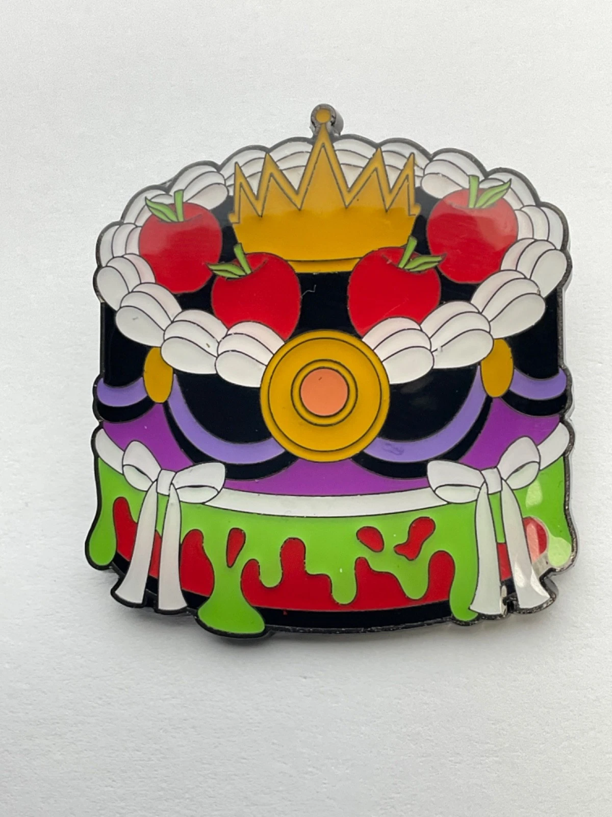 Loungefly Disney Villain Vintage Cake Mystery Pin Evil Queen G3