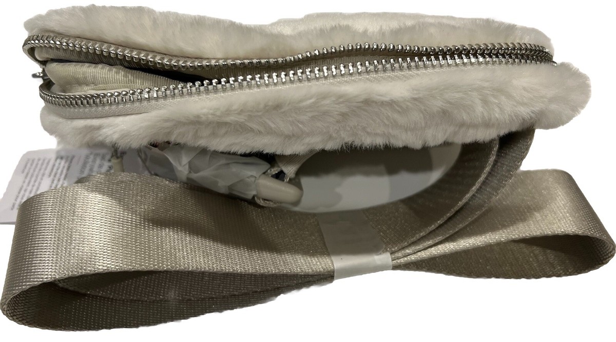 Lululemon Everywhere Belt Bag Large 1L Bone Silver White  display picture 1