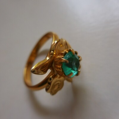 Bague femme plaqué or jaune pierre verte bijou fantaisie art