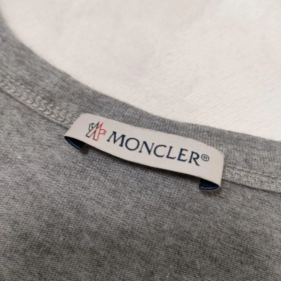 Футболка MONCLER зигзагообразная полоса б/у из Японии - Изображение 4 из 4