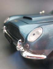 1963 Aston Martin DB5Metallic Ice Blue- RT Hand Drive Chrono 1/18 H1003