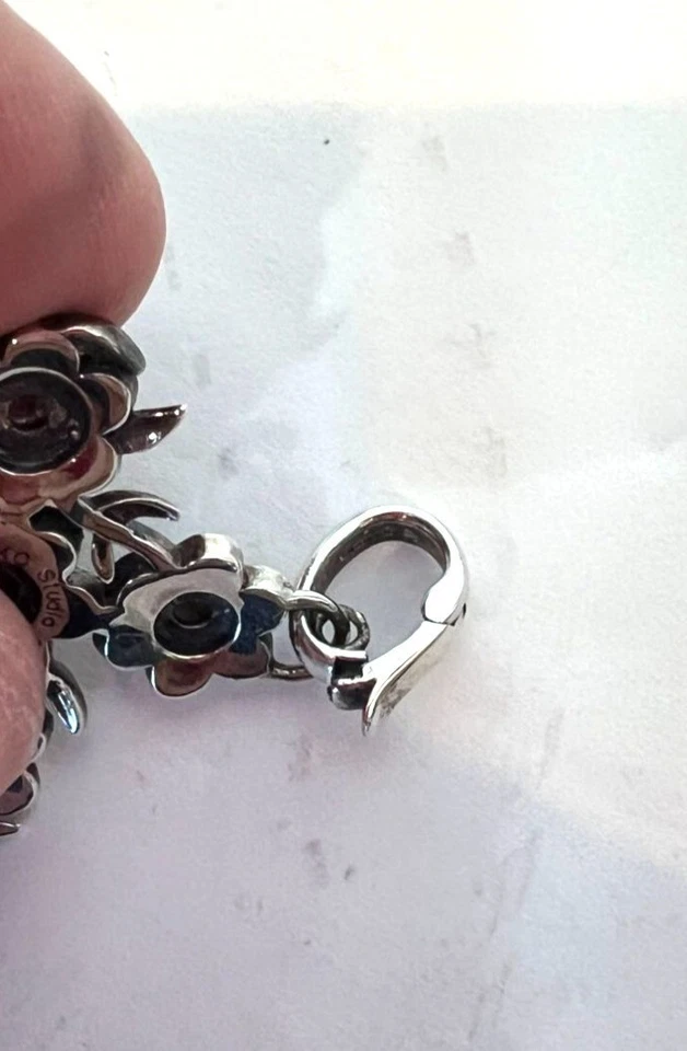 Colgante Kieselstein Cord KC Studio Kay Bogdan Oro Esterlina 14k Cruz Flor Abeja Foto 4 de 4