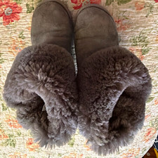 UGG Women s Gray Suede Shearling Lined Fur Trim Ankle Bootie US 8