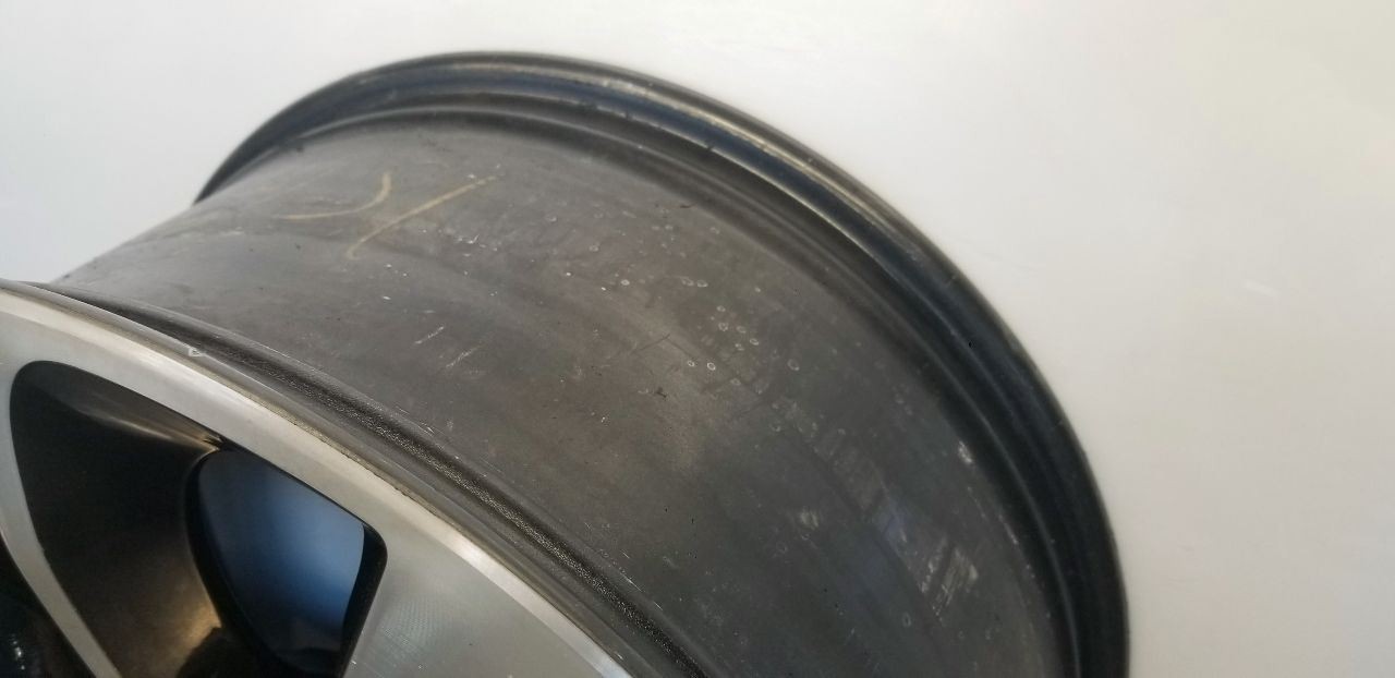 17 BENTLEY BENTAYGA 21X10 MACHINED AND PAINTED 10 SPOKE WHEEL RIM