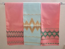 VTG 1986 Kitchen Linen Hand Towels Hand Embroidered Decorative Set/3 Never Used