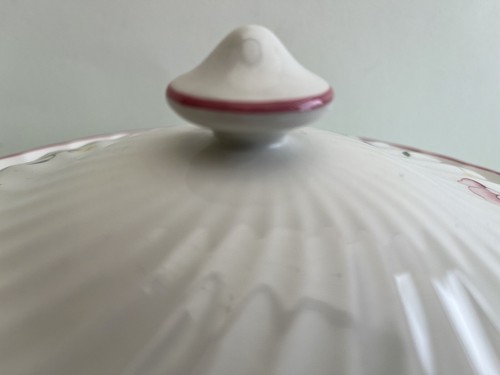 VINTAGE JOHNSON BROTHERS SUMMER CHINTZ SERVING TUREEN - Picture 4 of 8