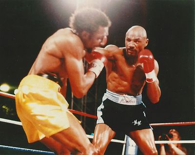 MARVELOUS MARVIN HAGLER vs TOMMY HEARNS 8X10 PHOTO BOXING PICTURE