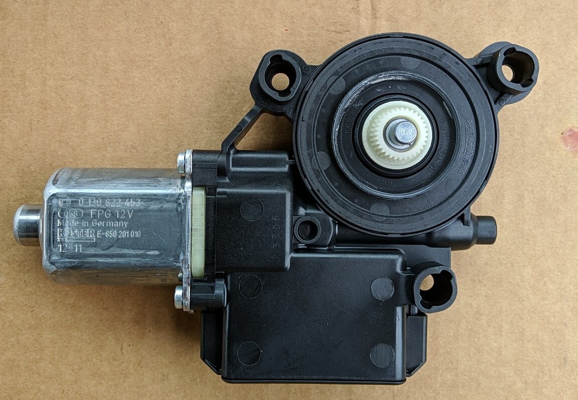 VW Volkswagen OEM 2013 Beetle Door Window Motor 6 R 0959801 APZ 01 