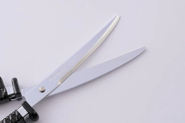 Sohaya no Tsurugi-Inspired Scissors Crafted with Traditional Japanese Techniqu - Image 3 of 4