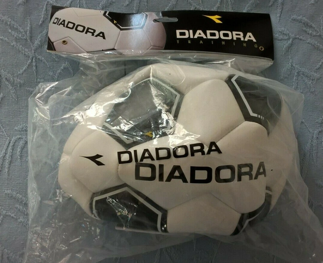 Ebayheroes SPLENDIDI DUE PALLONI DIADORA BEACH VOLLEY e