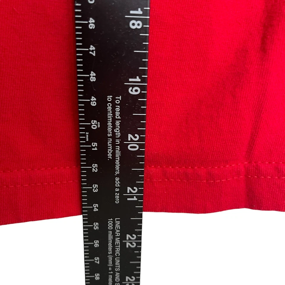 Universal Studios Despicable Me T-Shirt Youth Boy's Small Red Christmas Top - Image 2 of 4