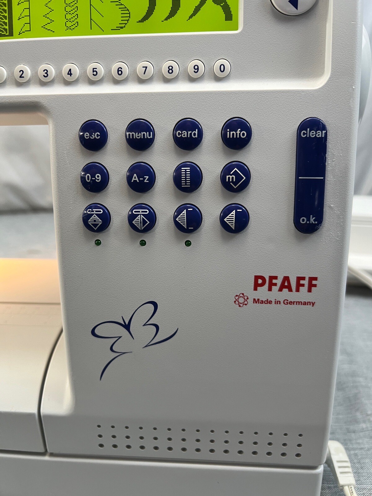 PFAFF Creative 7560 Computerized Sewing Machine w/ Pedal, Embroidery ...