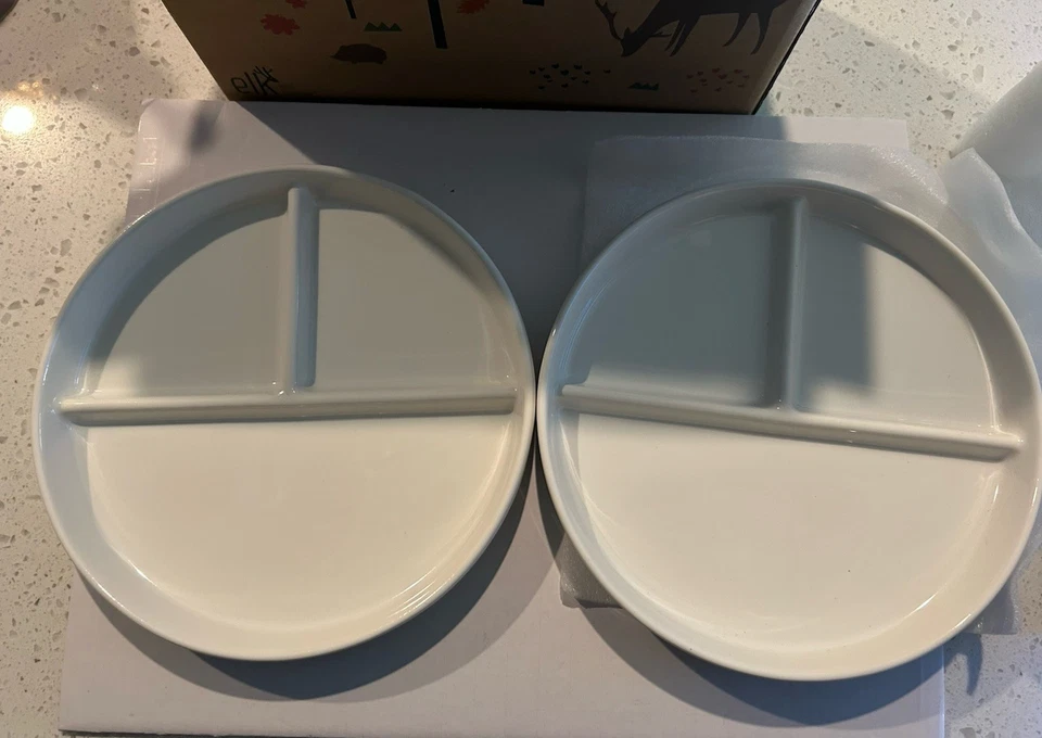 2 Platos Blancos Porcelana Niños Elk and Friends con Mangas Silicona Divididos Nuevos Foto 2 de 4