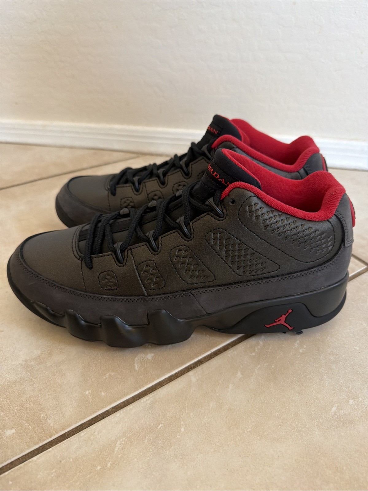 Size 9 Air Jordan  Retro 9 Low Golf Charcoal Black True Red FJ5934-002 thumbnail 3