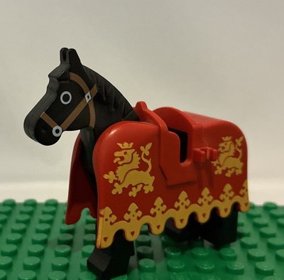 LEGO Castle Lion Knights Pferd mit roter Decke 2490px3 Vintage 1988 1990