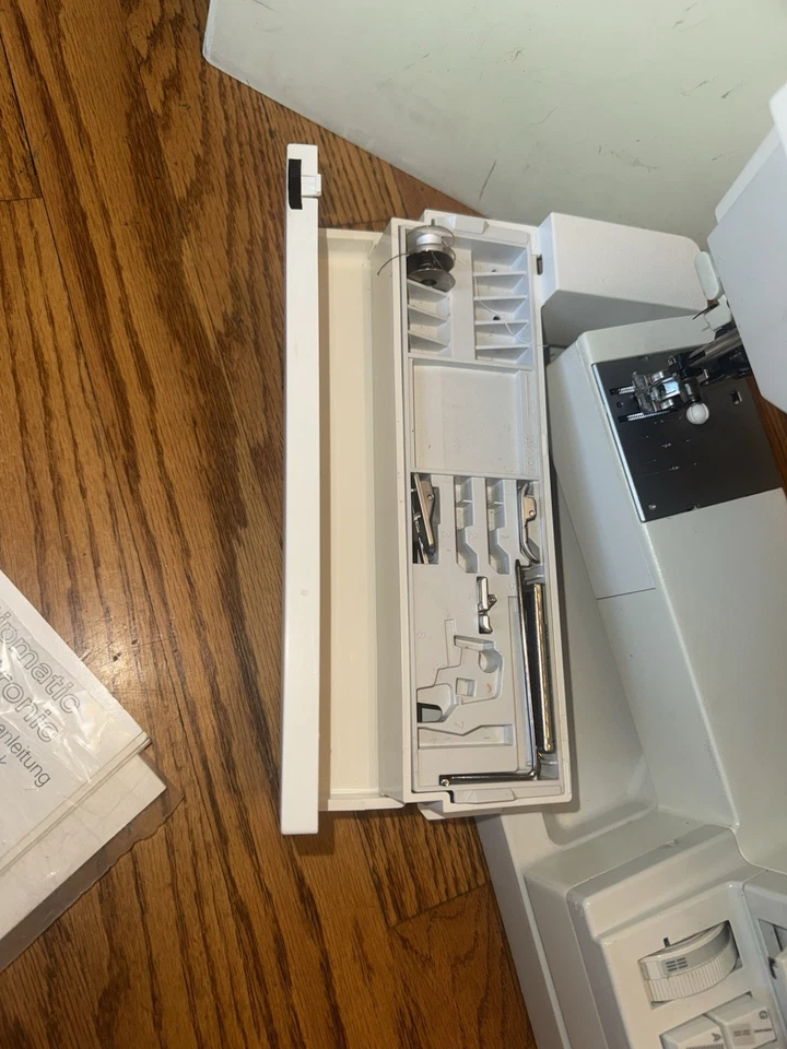 已修复 PFAFF 1151 缝纫机。 德国制造。 IDT步行脚 LED 灯。 GU — 第 4/4 张图片