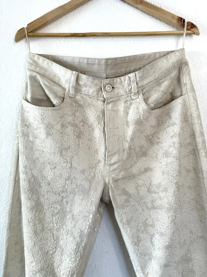 Pantalones de mezclilla Givenchy Matthew Williams pintura agrietada Foto 2 de 4