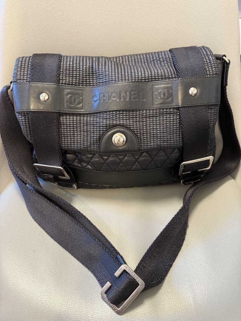 CHANEL black shoulder bag with chain strap style PGEE5P-image