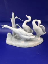 👉 Lladró Spain Handmade Porcelain Figurine – 10” x 6.5” – Rare Matte Finish – 