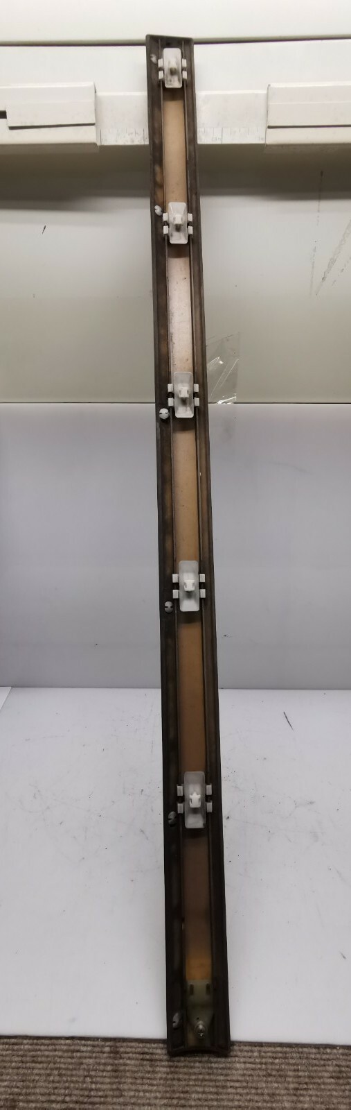 Mercedes C-Klasse W202 Zierleiste vorne links A2026902962  