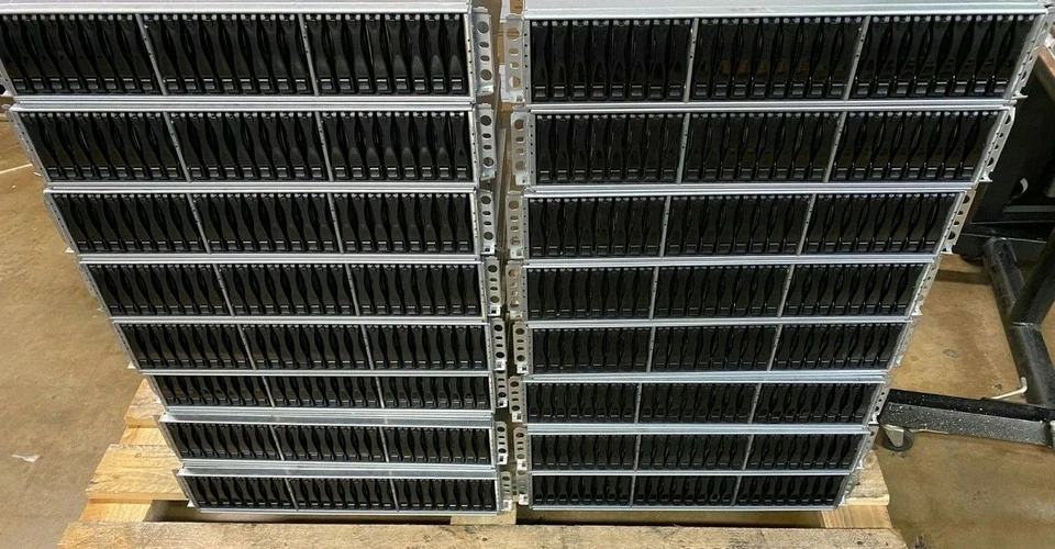 Arreglo NetApp DE5600 P41194-04-B, 24 x 900 GB SAS HDD Expansión 2x 6 Gb/s SAS Raid Foto 2 de 4