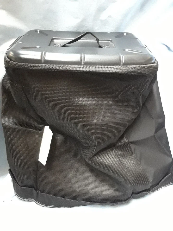 NIB JOHN DEERE OEM GRASS BAG AM135816 ZTRAC 3-BAGGER 737 757 777 797 - Image 2 of 2