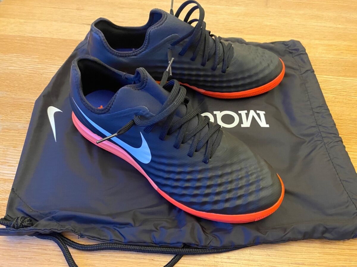 Nike MagistaX Finale II IC (Black/White/Hyper Orange) [US8.5 Nike MagistaX Finale II IC (Black/White/Hyper Orange) [US8.5