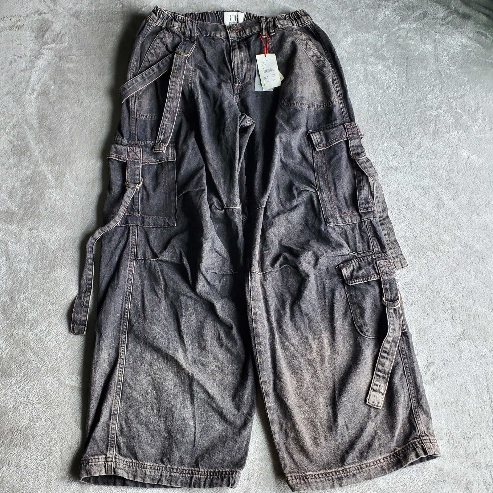 NUEVO CON ETIQUETAS BDG Urban Outfitters Pantalones con Correa de Carga Sueltos Pierna Ancha Gris Rave Para Hombres M RARO