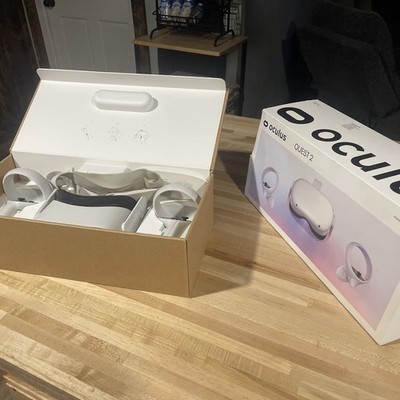 Oculus Quest 2 KW49CM, 128GB Virtual Reality Headset with Controllers As Is Read