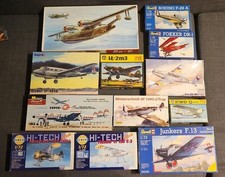 12 Flugzeugmodelle