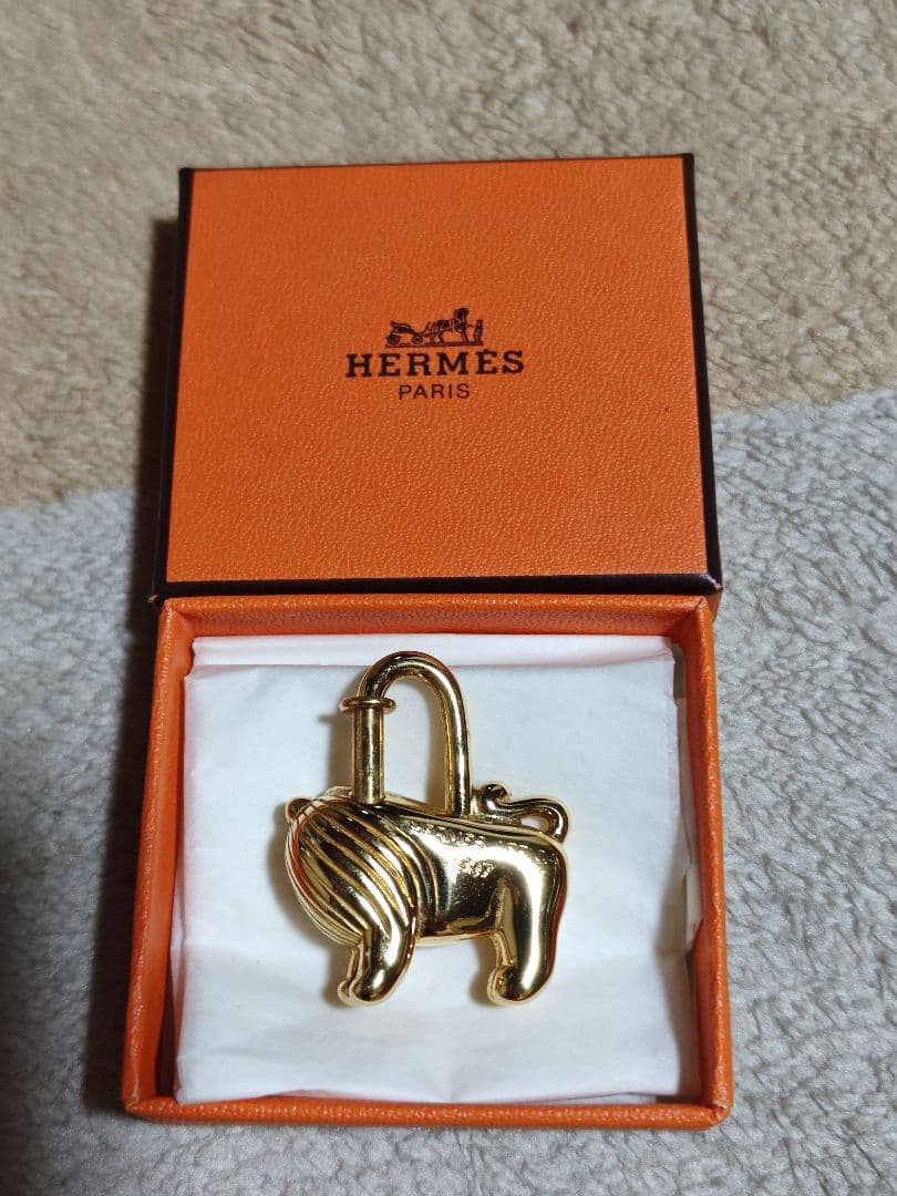HERMES Cadena Lion Padlock Gold Metal 1997 Bag Charm Accessory Pre-owned w/Box thumbnail 2