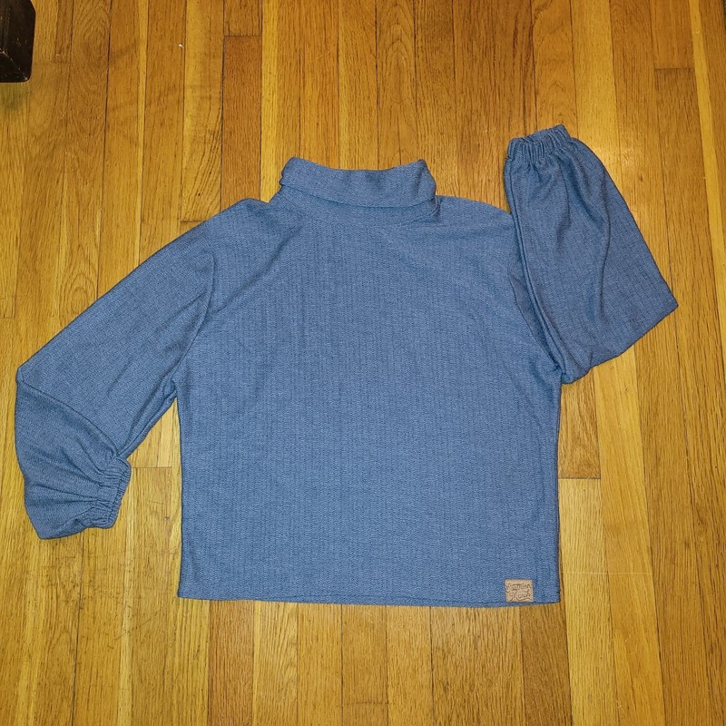 Southern Marsh Turtleneck, Small, Euc