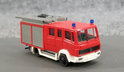 ROSKOPF 1:87 HO 463 MERCEDES BENZ FIRETRUCK W/BOX RED - Picture 8 of 11