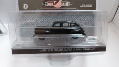 Greenlight 28150A Ford Fordor Super Deluxe Lowrider 1948 1/64