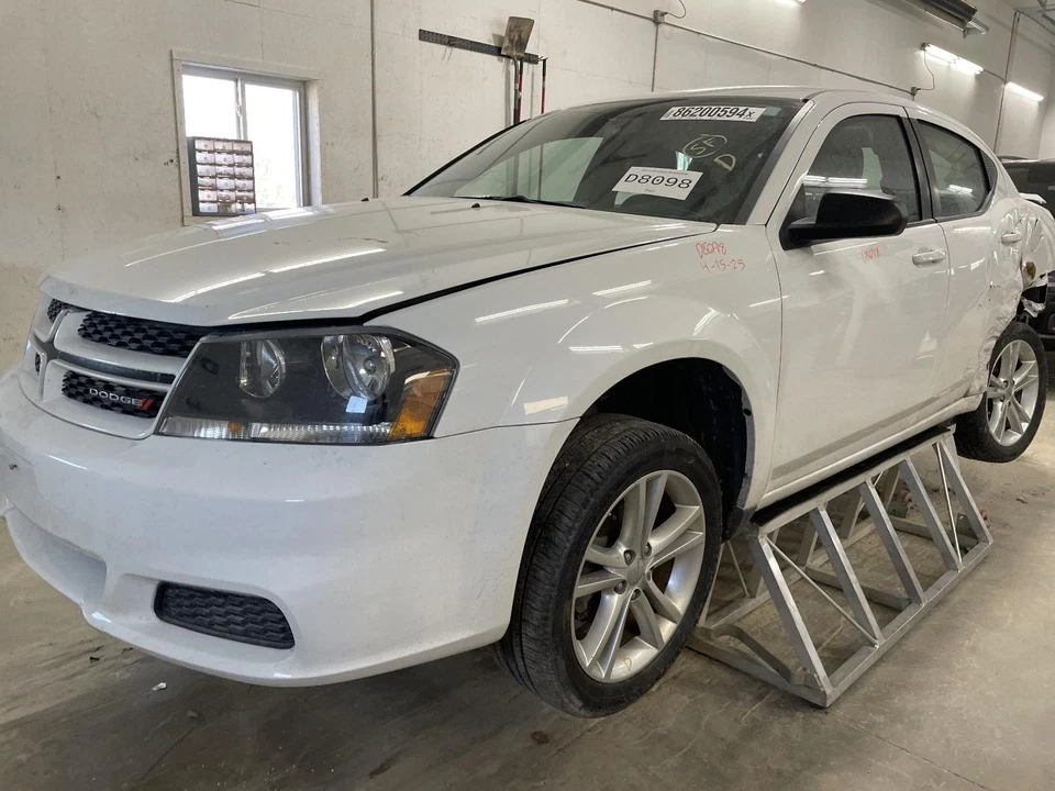 Б/у правая фара в сборе подходит: 2014 Dodge Avenger черный акцент фары Ri - Изображение 2 из 4