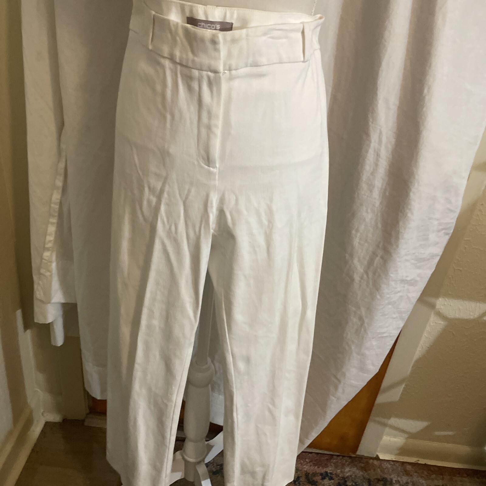 chicos size 1women Pants White Ankle Stretch